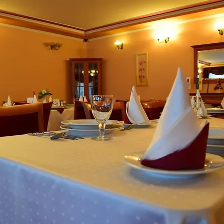 Lukacs Superior Hotel