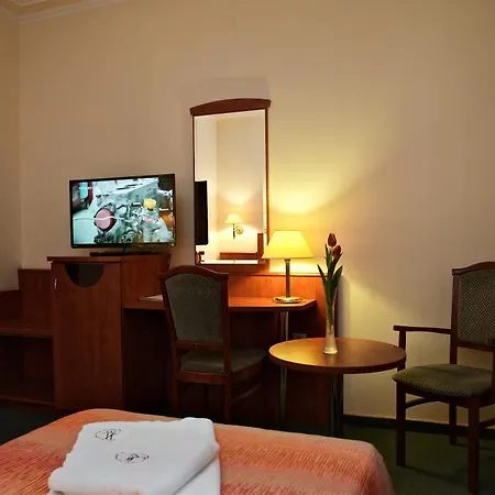Lukacs Superior Hotel