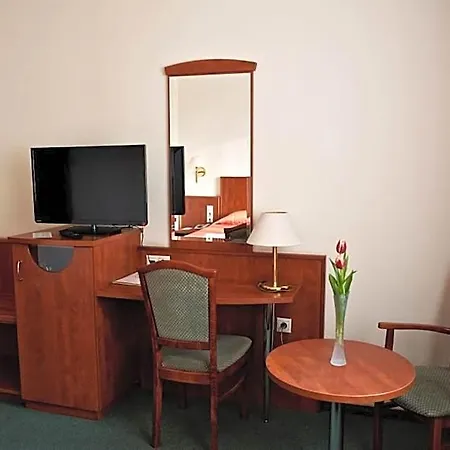 Lukacs Superior Hotel