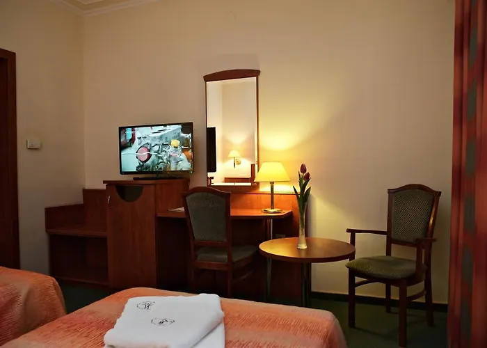 Lukacs Superior Hotel